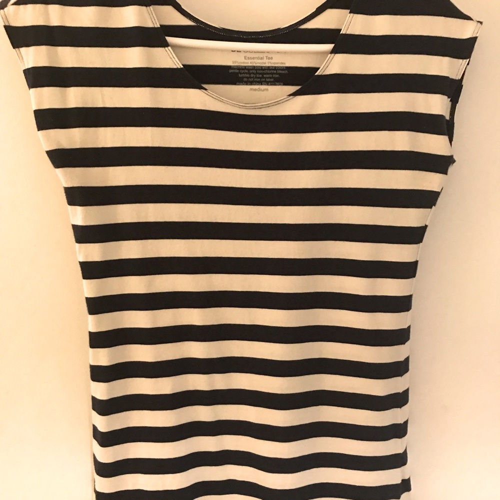 Decollection medium navy and cream Tshirt
